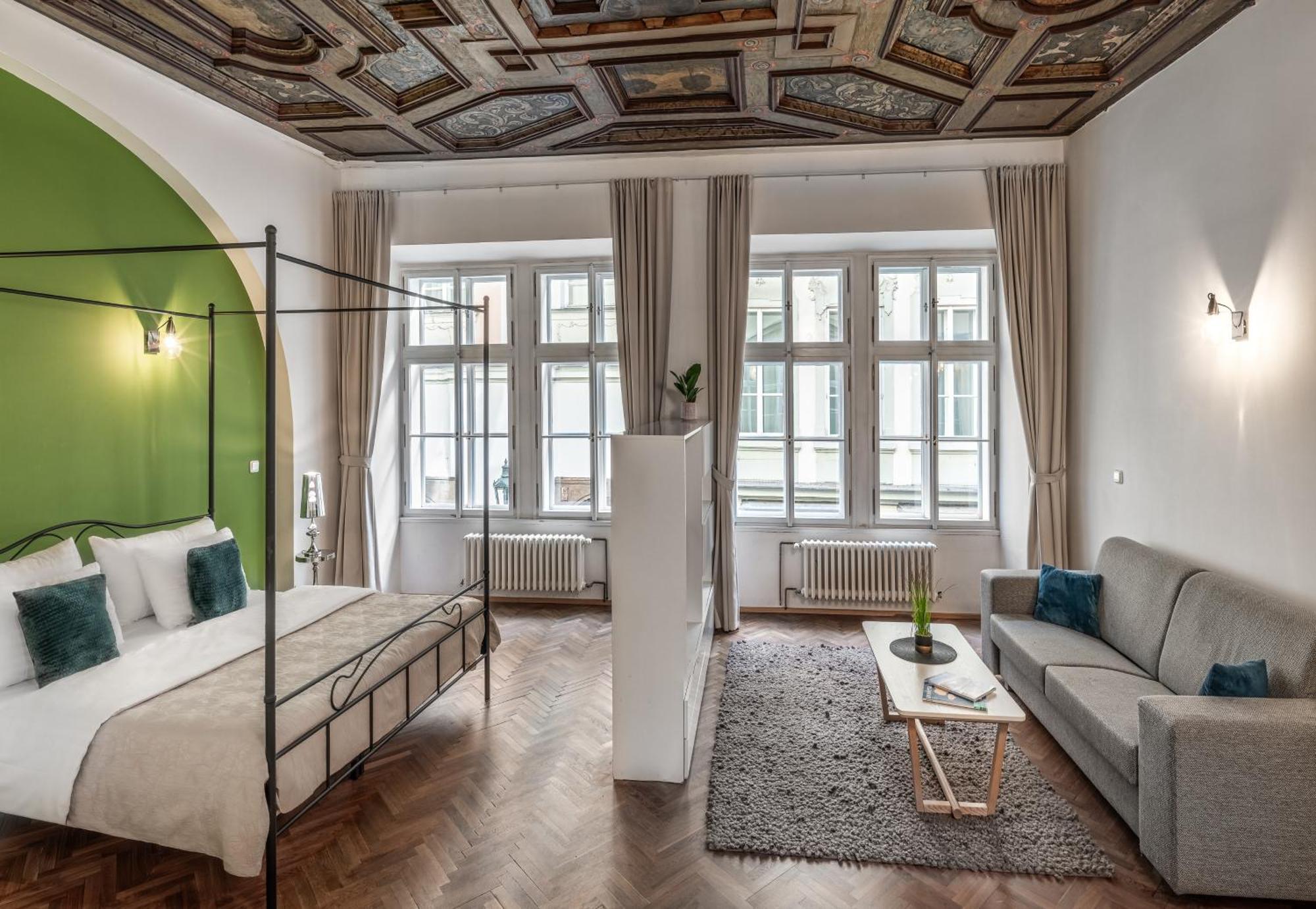 7 Tales Apartments By Adrez Praha Bagian luar foto