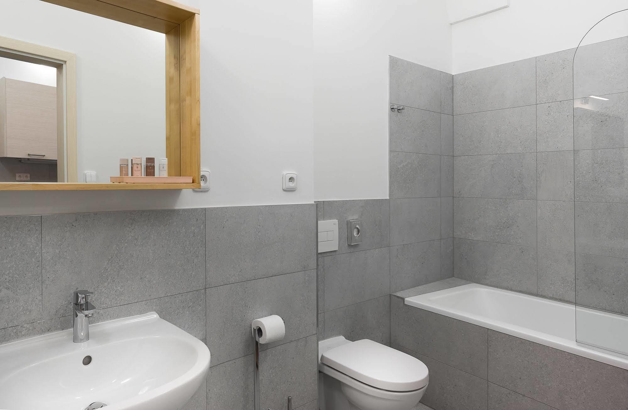 7 Tales Apartments By Adrez Praha Bagian luar foto